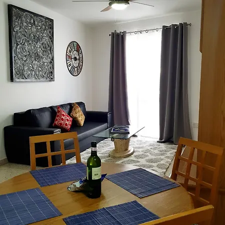 Sunshine Court 13 Apartment *